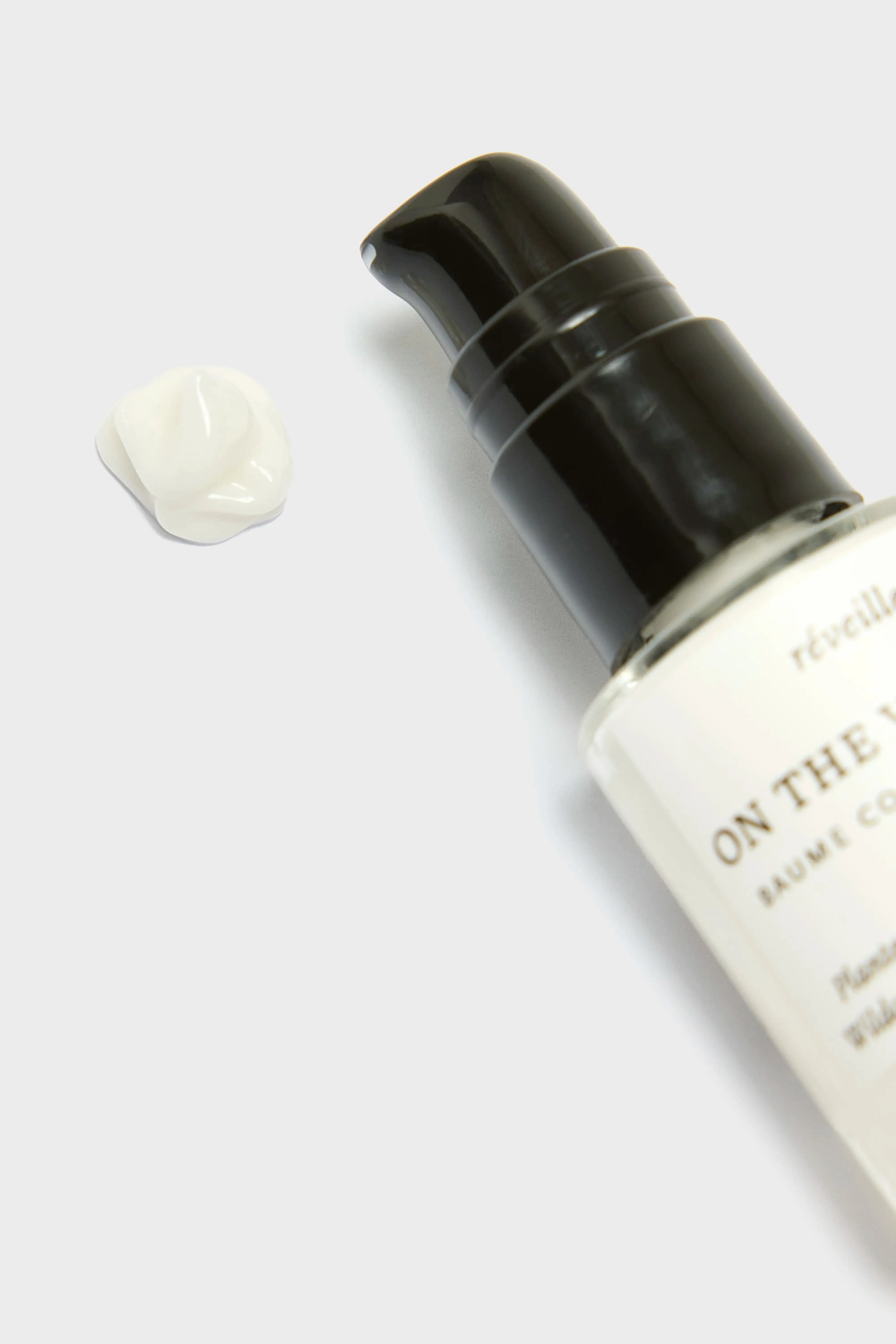 Contouring Eye Balm  (251 / W / WHITE)